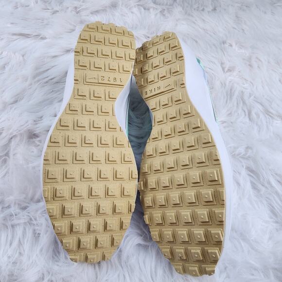 New Nike Men's Size 10 Waffle Debut Sneaker in Grey - Picture 6 of 8